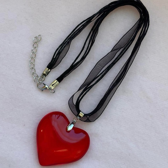 Red Glass Heart Pendant On A Black Adjustable Ribbon Necklace Brand New - Picture 1 of 8